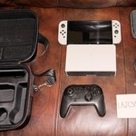 Mint Nintendo Switch - OLED - 64 GB, White