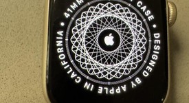 Mint
													Apple Watch Series 9 41mm - Starlight, A2978 - GPS, Aluminum, photo 1 of 12