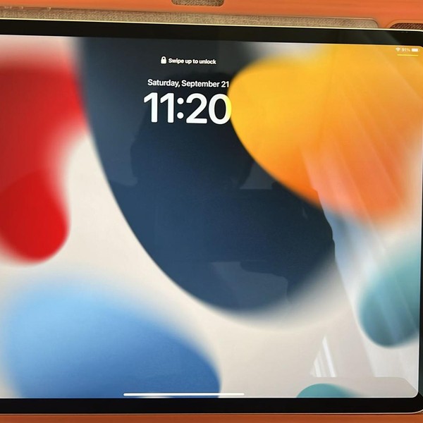 Apple iPad Pro 12.9 inch 4th Gen 2020 - Wi-Fi, 128 GB, Silver, A2229