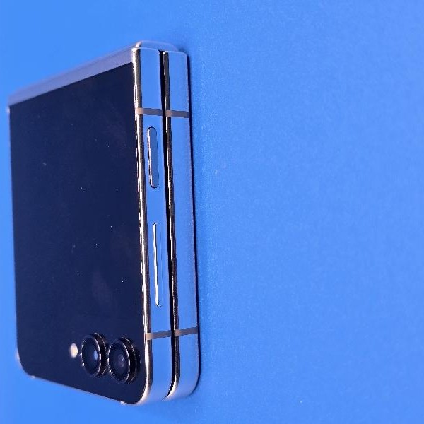 Samsung Galaxy Z Flip5 - Unlocked, 512 GB, Cream, 8 GB, SM-F731U1