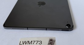 Good
													Apple iPad Air 5th Gen - Unlocked, Gray, 64 GB, A2589, photo 3 of 9