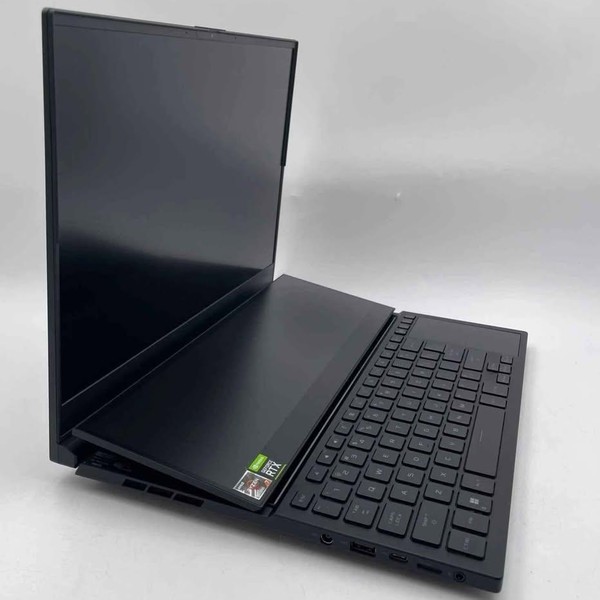 Asus ROG Zephyrus Duo 16 (2022) - 1 TB, Black, 16 GB, AMD Ryzen 7
