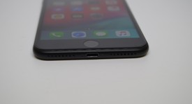 Mint
													Apple iPhone 7 Plus - Unlocked, Black, 256 GB, A1784, GSM, photo 2 of 11
