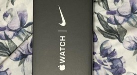 Mint
													Apple Watch Series 7 45mm - Unlocked, Starlight, A2477 - Cellular, Nike, photo 5 of 11