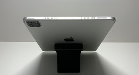 Good
													Apple iPad Pro 11" 4th Gen 2022 - Unlocked, Silver, 512 GB, photo 3 of 5