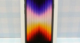 New
													Apple iPhone SE 3rd Gen 2022 - US Cellular, Midnight, 64 GB, A2595, photo 1 of 4