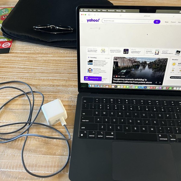 MacBook Air 2022 (M2) - 13 inch - 256 GB, Midnight, 8 GB, Apple M2