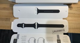 Good
													Apple Watch Series 4 44mm - Unlocked, Gray, A1976 - Cellular, Aluminum, photo 4 of 11