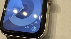 Good
													Apple Watch SE 1st Gen 40mm - Unlocked, Silver, A2353 - Cellular, Aluminum, photo 3 of 6