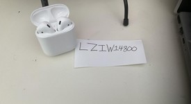 Used
													Apple AirPods 2nd Gen - Lightning Case, photo 3 of 4