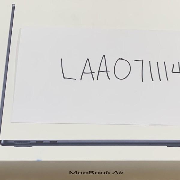 MacBook Air 2025 (M4) - 13 inch - Apple M4, Midnight, 256 GB, 16 GB