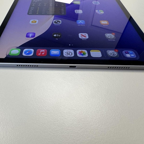 Apple iPad Pro 12.9 inch 6th Gen 2022 - Wi-Fi, 1 TB, Gray