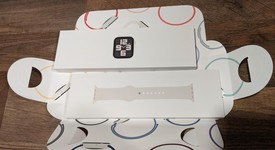 New
													Apple Watch SE 2nd Gen 40mm - Starlight, A2722 - GPS, Aluminum, photo 1 of 8