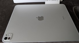 Mint
													Apple iPad Pro 13" (M4) 2024 - Unlocked, Silver, 256 GB, 8 GB, A2926, Standard Glass, photo 3 of 5