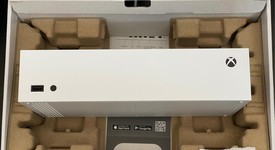Mint
													Xbox Series S (2020) - White, 512 GB, photo 2 of 6