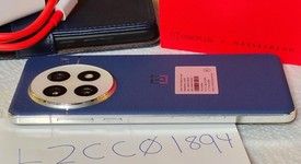 Mint
													OnePlus 13 - Unlocked, Midnight Ocean, 512 GB, 16 GB, photo 3 of 9