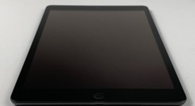 Fair
													Apple iPad 7th Gen - Unlocked, Gray, 32 GB, A2200, photo 4 of 7