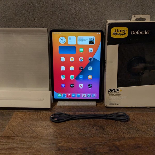 Apple iPad Pro 11 inch 2018 - Wi-Fi, 64 GB, Gray, A1980