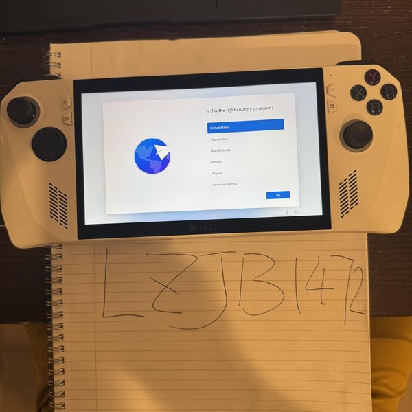 Asus ROG Ally 7 inch - 512 GB, White, 16 GB, AMD Ryzen Z1, Ryzen Z1