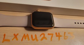 Mint
													Apple Watch SE 1st Gen 40mm - Gold, A2351 - GPS, Aluminum, photo 2 of 3