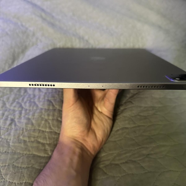 Apple iPad Pro 12.9 inch 6th Gen 2022 - Wi-Fi, 256 GB, Gray