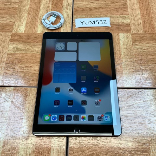 Apple iPad 8th Gen - Unlocked, Gray, 128 GB, A2428