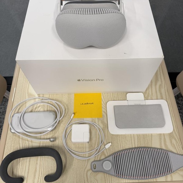 Apple Vision Pro - 256 GB