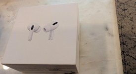Used
													Apple AirPods Pro 2 - Lightning, photo 2 of 9