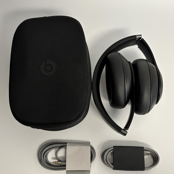Beats Studio Pro - Black