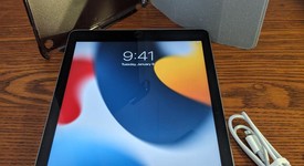 Good
													Apple iPad 5th Gen - Wi-Fi, Gray, 32 GB, A1822, photo 1 of 3