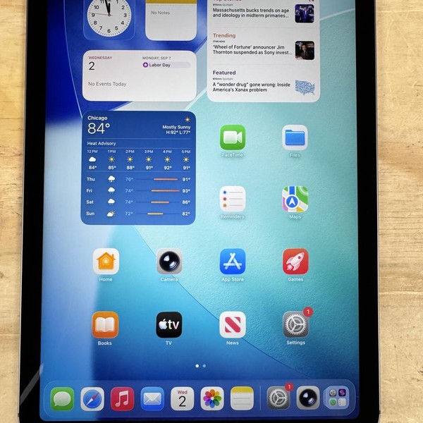 Apple iPad Air (4th Gen) - Unlocked, 64 GB, Gray, A2324