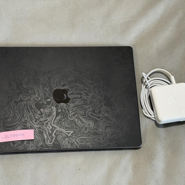 MacBook Pro 2021 - 14 inch - 512 GB, Gray, 16 GB, Apple M1 Pro 8-core