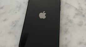 Good
													Apple iPhone SE 2nd Gen 2020 - Unlocked, Black, 128 GB, A2275, photo 3 of 5