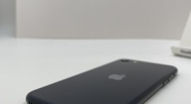 Good
													Apple iPhone SE 3rd Gen 2022 - Unlocked, Midnight, 64 GB, A2595, photo 4 of 6