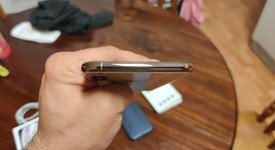 Mint
													Apple iPhone Xs Max - Unlocked, Gold, 64 GB, A1921, photo 5 of 8