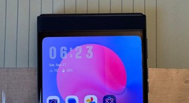 Mint
													Motorola Razr (2025) - Unlocked, Blue, 256 GB, 8 GB, photo 5 of 11