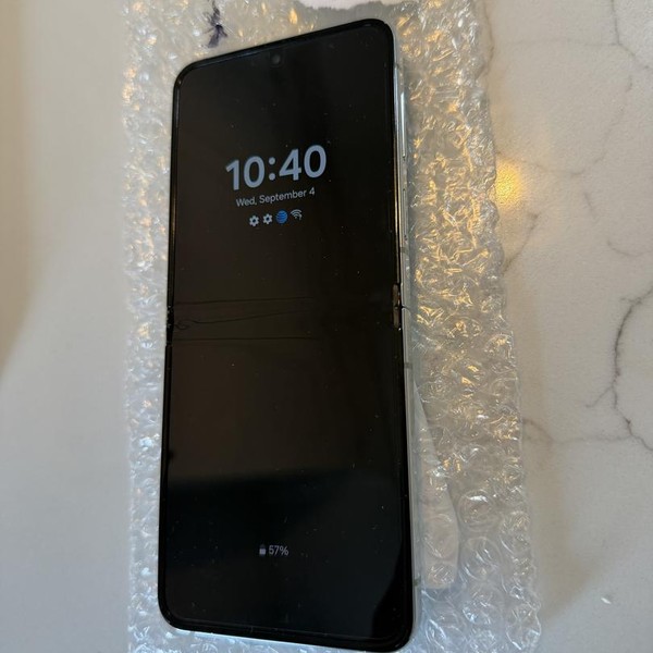 Samsung Galaxy Z Flip5 - AT&T, 256 GB, Mint, 8 GB, SM-F731U