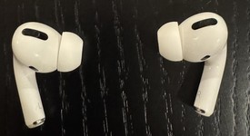 Used
													Apple AirPods Pro - MagSafe Case, photo 5 of 11