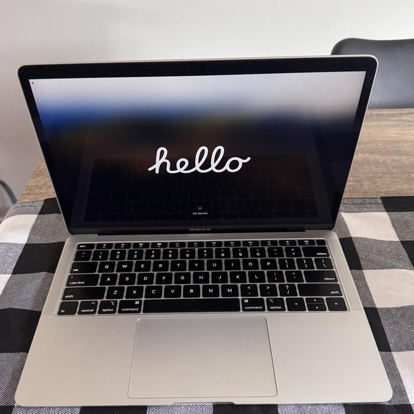 MacBook Air 2018 - 13 inch - 256 GB, Silver, 8 GB, Intel Core i5