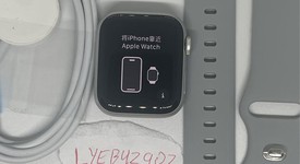 Good
													Apple Watch SE 2nd Gen 40mm - Silver, A2722 - GPS, Aluminum, photo 1 of 5