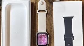 Mint
													Apple Watch SE 2nd Gen 40mm - Unlocked, Starlight, A2726 - Cellular, Aluminum, photo 3 of 10