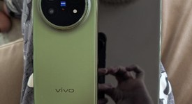 Mint
													Vivo X Fold5 - Unlocked Non-US, Green, 256 GB, 12 GB, photo 4 of 7