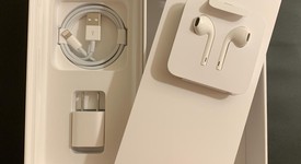 Mint
													Apple iPhone Xs Max - Verizon, Silver, 64 GB, A1921, photo 5 of 6