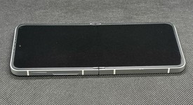 Good
													Samsung Galaxy Z Flip6 - Unlocked, White, 256 GB, 12 GB, SM-F741U1, photo 1 of 3