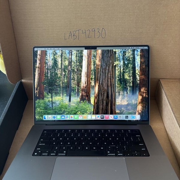 MacBook Pro 2021 - 16 inch - 512 GB, Space Gray, 16 GB, Apple M1 Pro 10-core