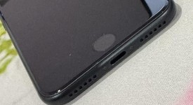 Good
													Apple iPhone SE 2nd Gen 2020 - Unlocked, Black, 64 GB, A2275, photo 3 of 7