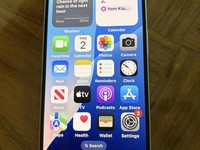 Apple iPhone 16