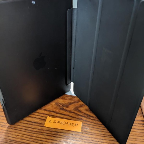 Apple iPad 6th Gen - Wi-Fi, 32 GB, Gray, A1893