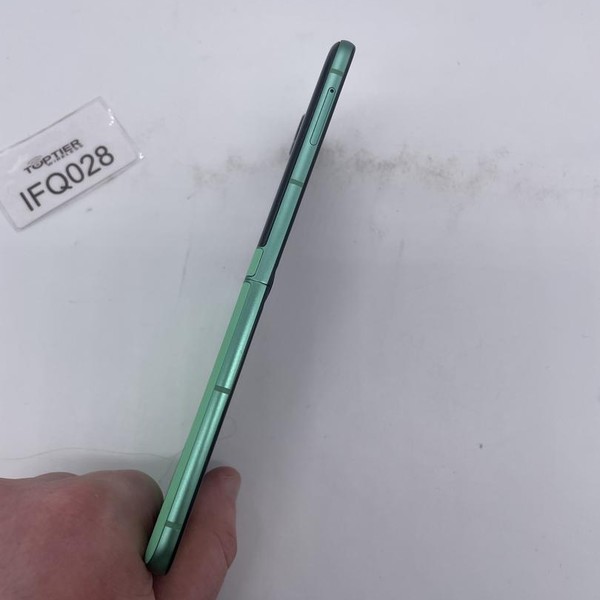 Motorola Razr (2025) - Verizon, 256 GB, Green, 8 GB