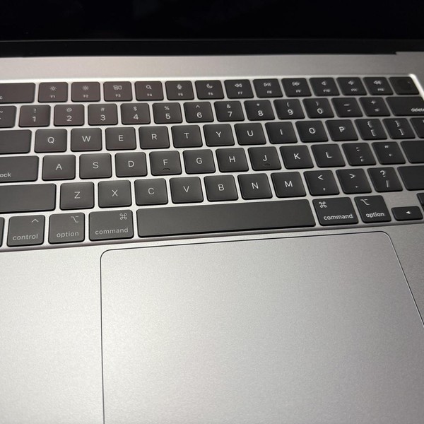 MacBook Air 2023 (M2) - 15 inch - 256 GB, Gray, 8 GB, Apple M2